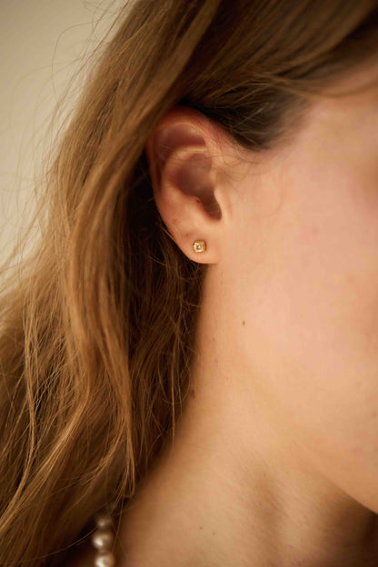 Ellie Studs