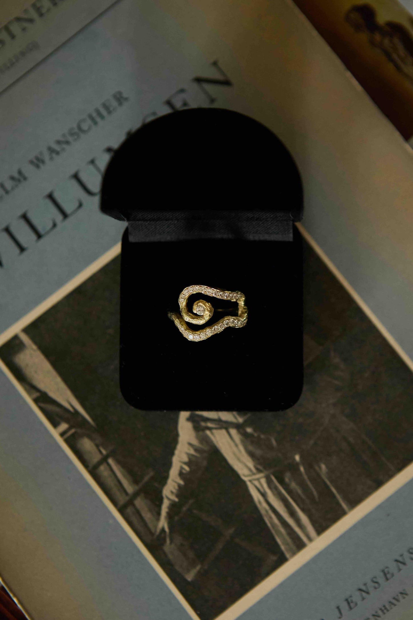 Leo Diamond Ring