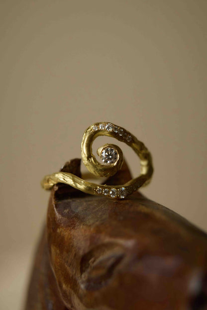 Leo Diamond Ring