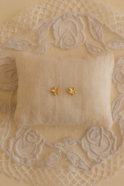 Petite Forget Me Not Stud
